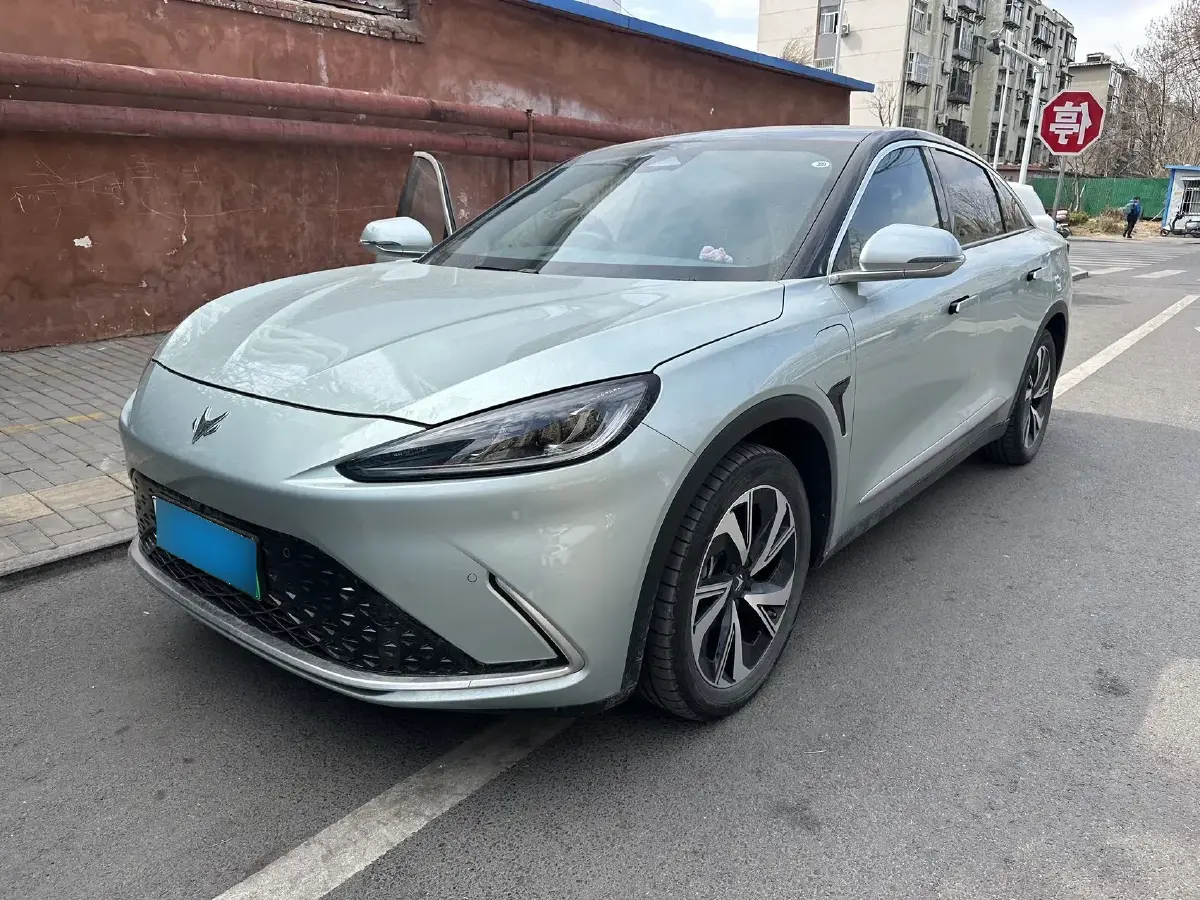 2022 ARCFOX αS BEV 65.6KWH