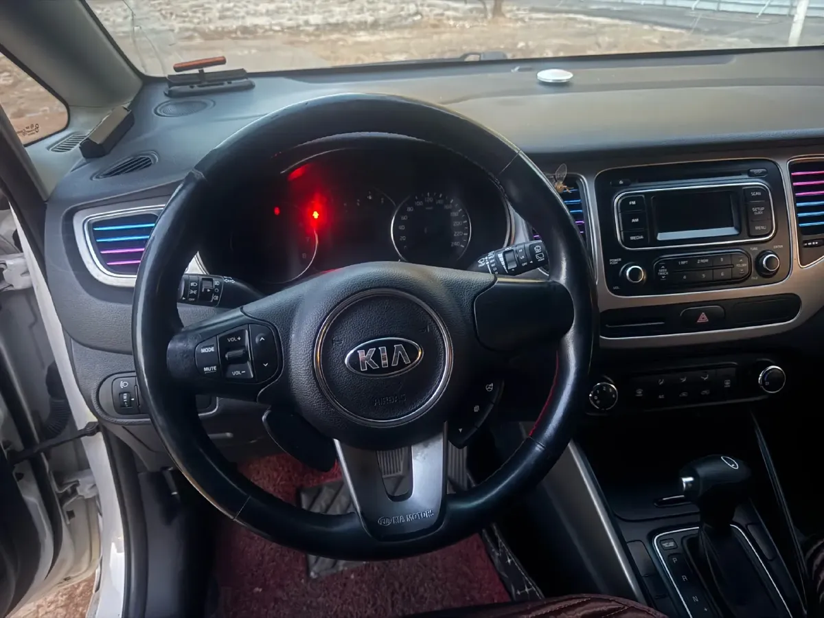 2013 Kia Carens 2.0L 152HP L4 6AT,autocango,china used car exporter,china ev exporter,chinese used car exporter,chinese used ev exporter