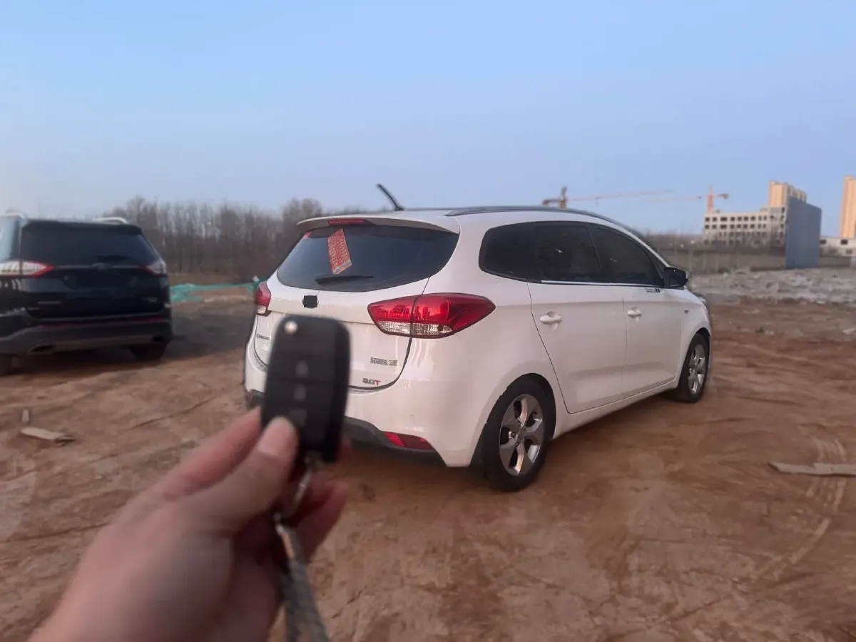 2013 Kia Carens 2.0L 152HP L4 6AT,autocango,china used car exporter,china ev exporter,chinese used car exporter,chinese used ev exporter