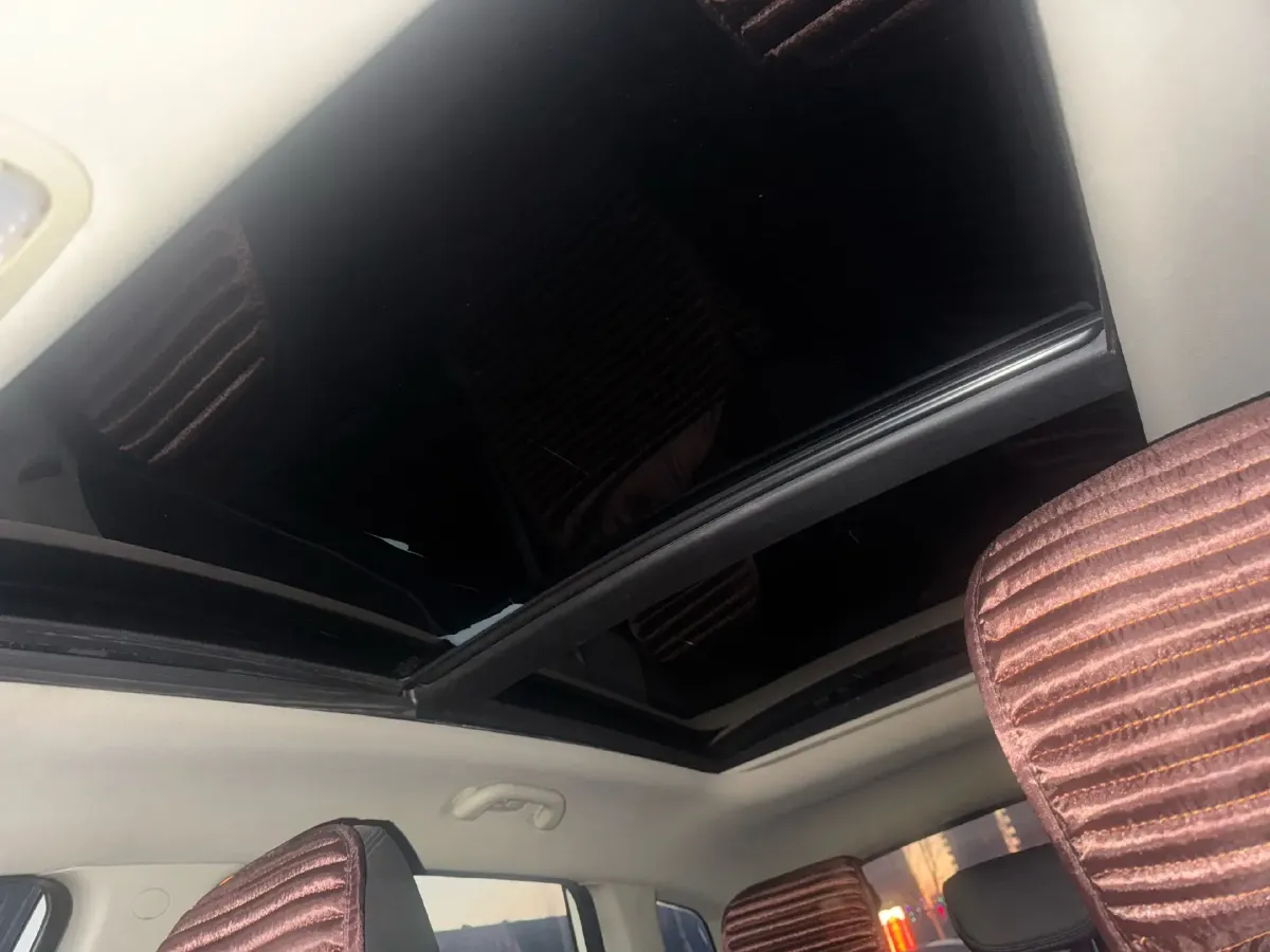 2013 Kia Carens 2.0L 152HP L4 6AT,autocango,china used car exporter,china ev exporter,chinese used car exporter,chinese used ev exporter