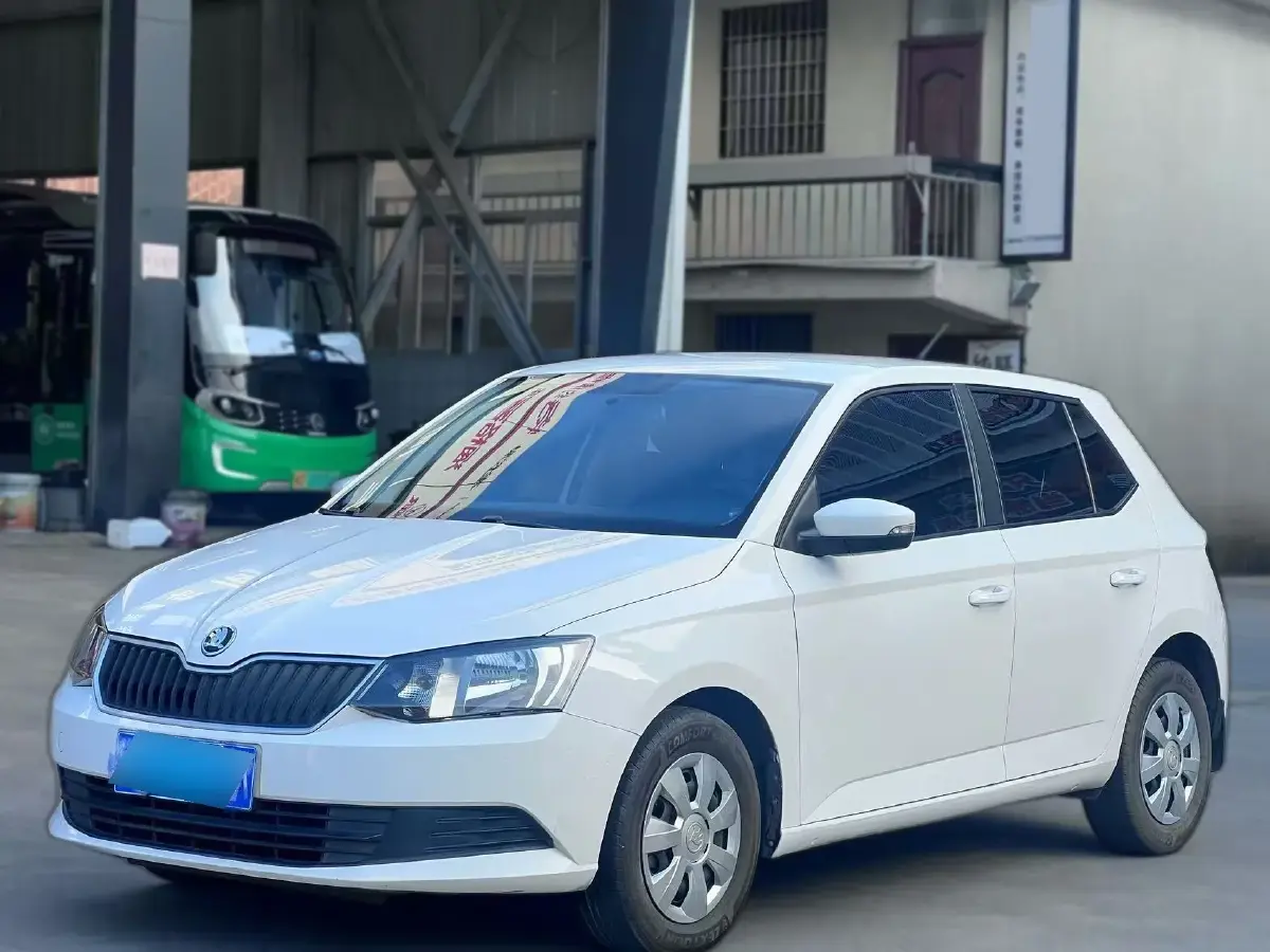 2016 Skoda Fabia 1.4L 90HP L4 6AT
