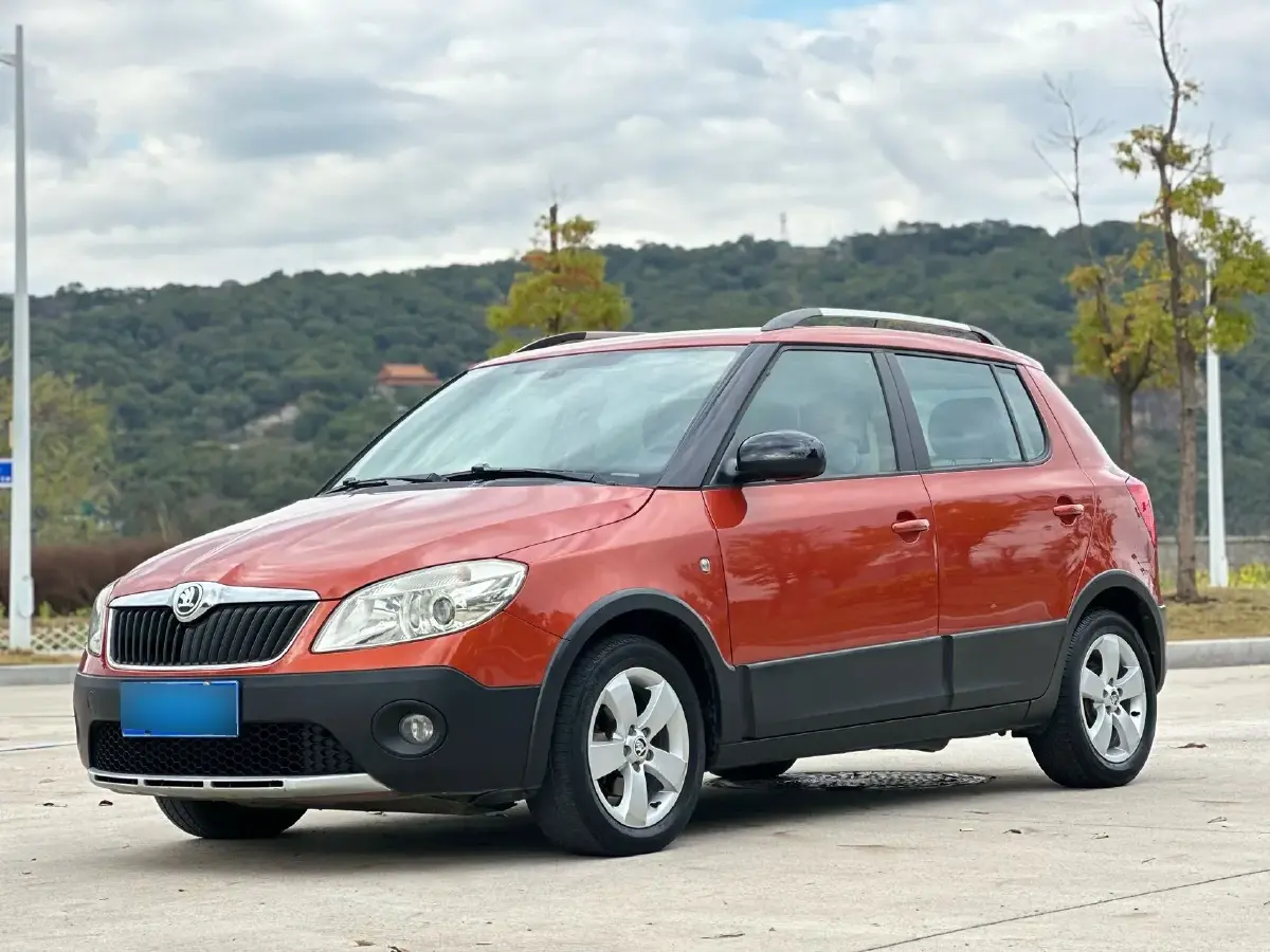 2014 Skoda Fabia 1.6L 105HP L4 6AT