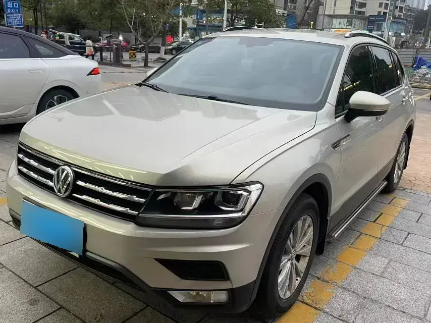 2017 Volkswagen Tiguan L 1.8T 180HP L4 7DCT
