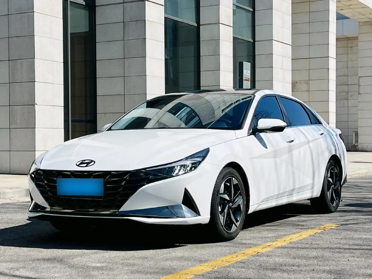 2022 Hyundai Elantra 1.5L 115HP L4 CVT