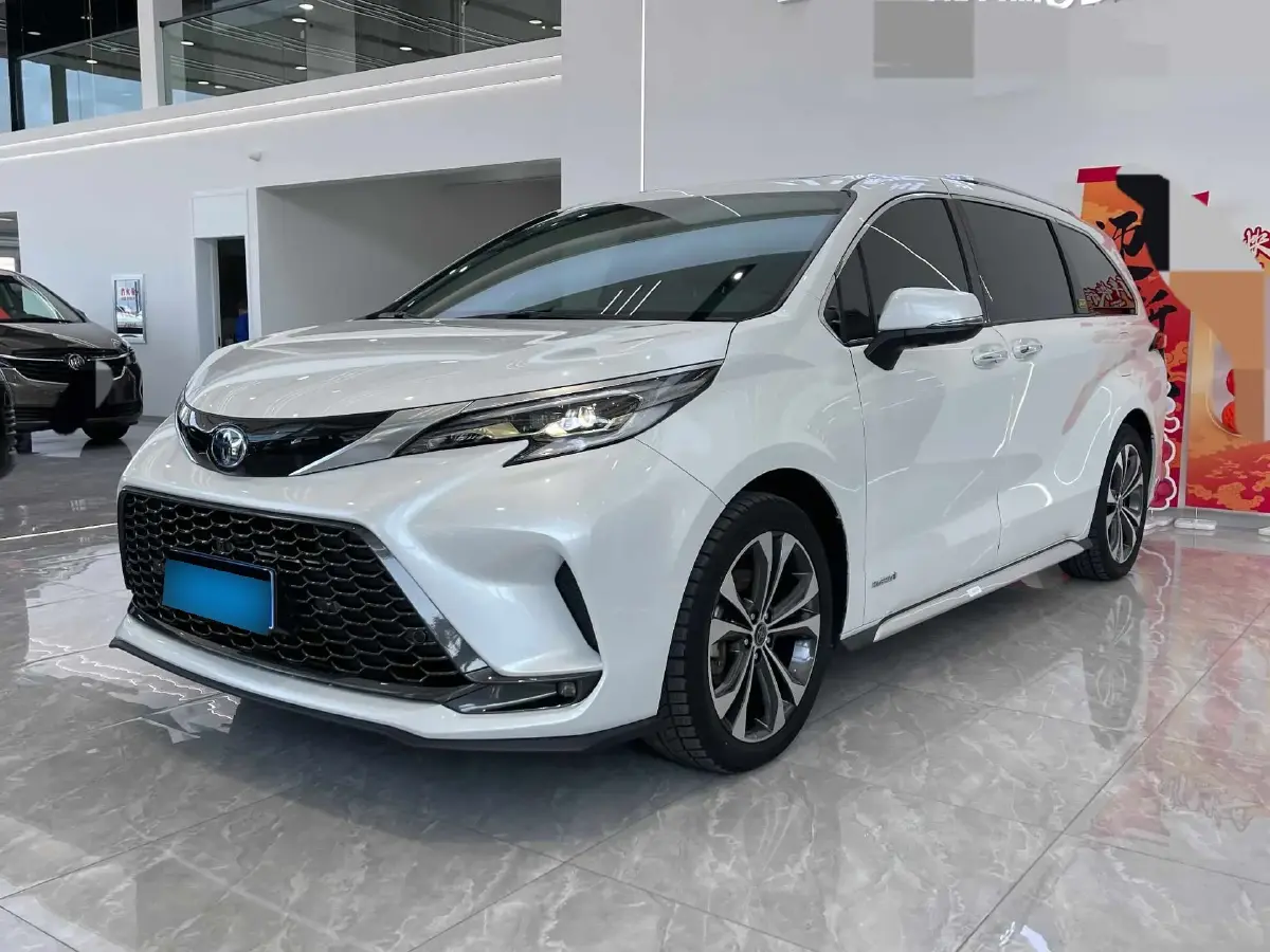 2023 Toyota Granvia 2.5L 189HP L4 E-CVT Hybrid