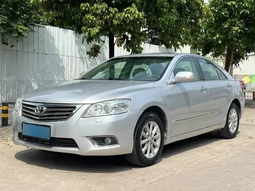 2011 Toyota Camry 2.0L 147HP L4 4AT