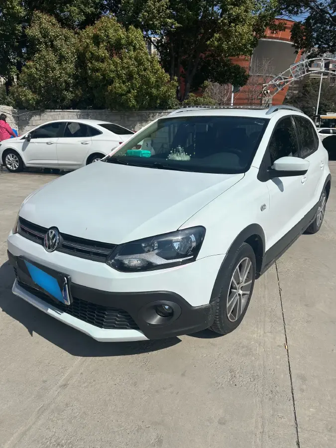 2012 Volkswagen Polo 1.6L 105HP L4 5MT
