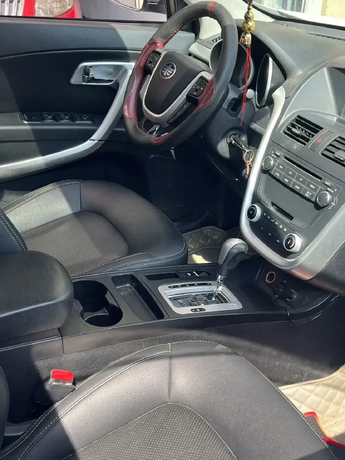 2013 Bestune X80 2.0L 147HP L4 6MT,autocango,china used car exporter,china ev exporter,chinese used car exporter,chinese used ev exporter