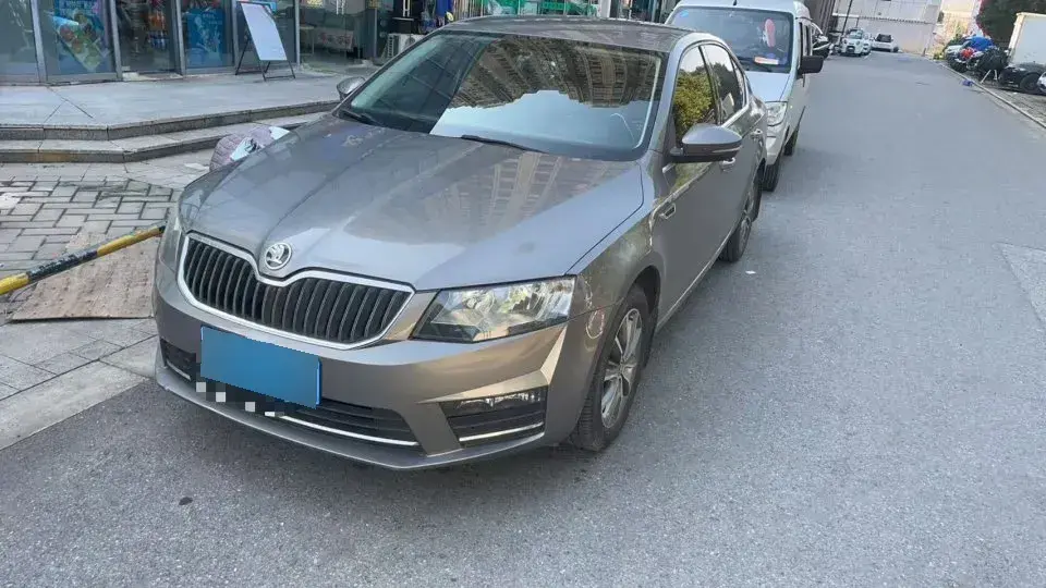 2017 Skoda Octavia 1.6L 110HP L4 5MT