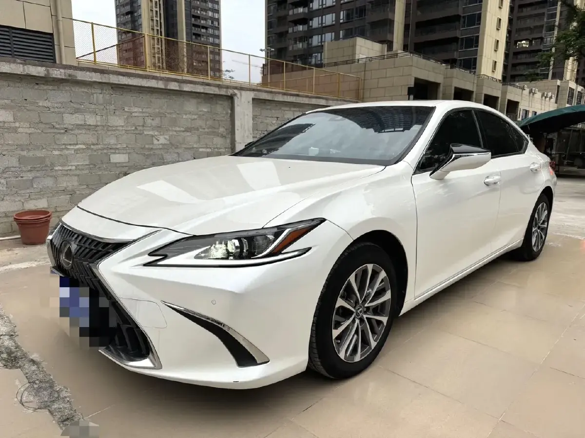 2023 Lexus ES 2.0L 173HP L4 CVT