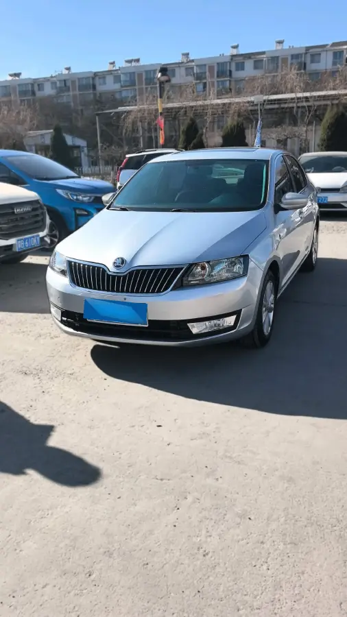 2013 Skoda Rapid 1.6L 110HP L4 6AT