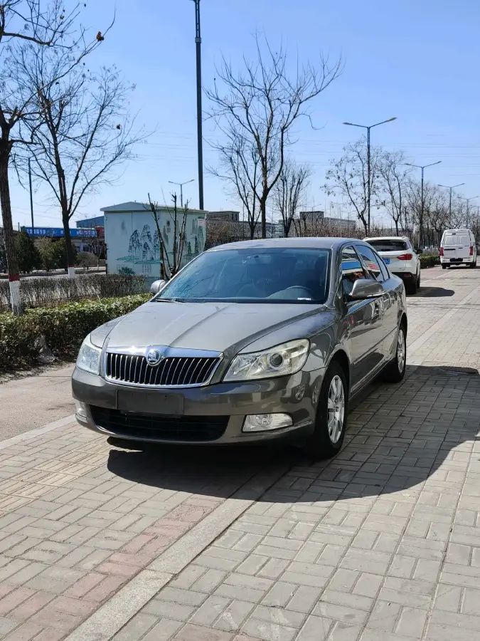 2015 Skoda Octavia 1.6L 105HP L4 6AT