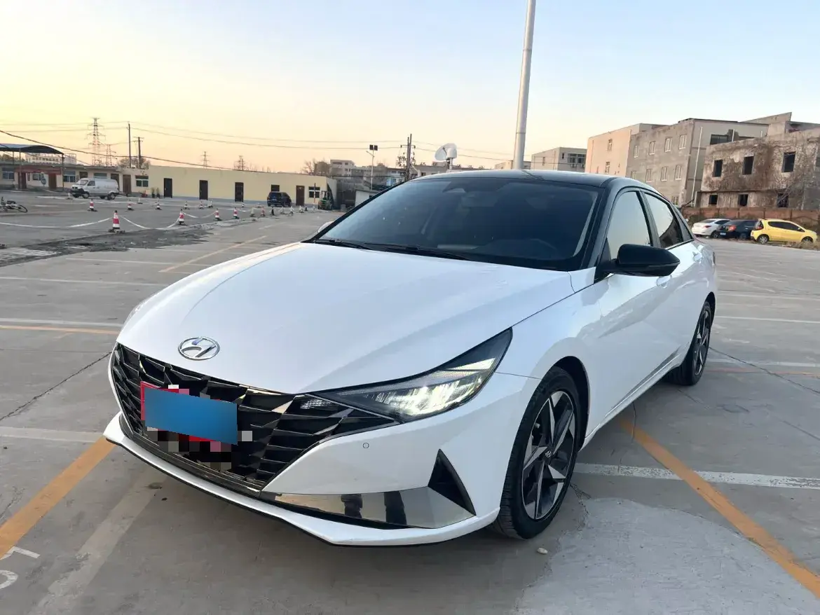 2022 Hyundai Elantra 1.5L 115HP L4 CVT