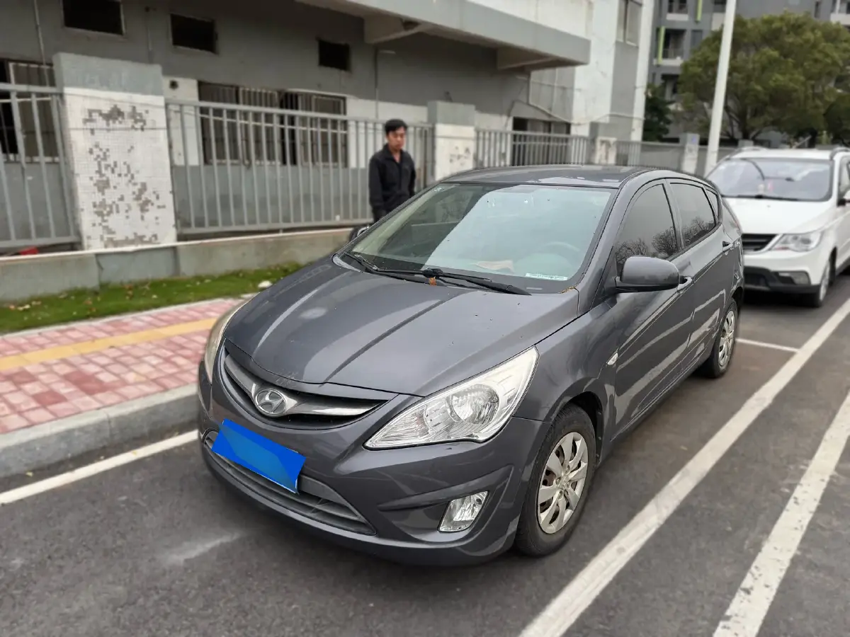 2011 Hyundai Reina 1.4L 107HP L4 5MT
