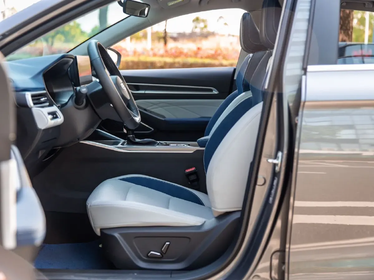 2013 Geely Emgrand Classic 1.8L 139HP L4 CVT,autocango,china used car exporter,china ev exporter,chinese used car exporter,chinese used ev exporter