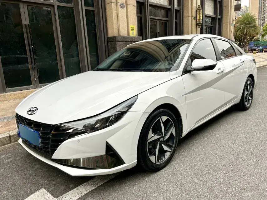 2022 Hyundai Elantra 1.5L 115HP L4 CVT