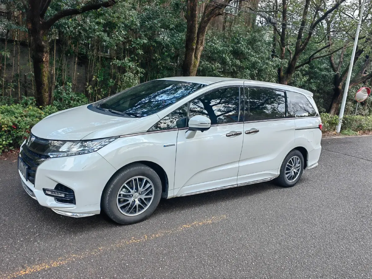 2021 Honda Odyssey 2.0L 146HP L4 E-CVT Hybrid