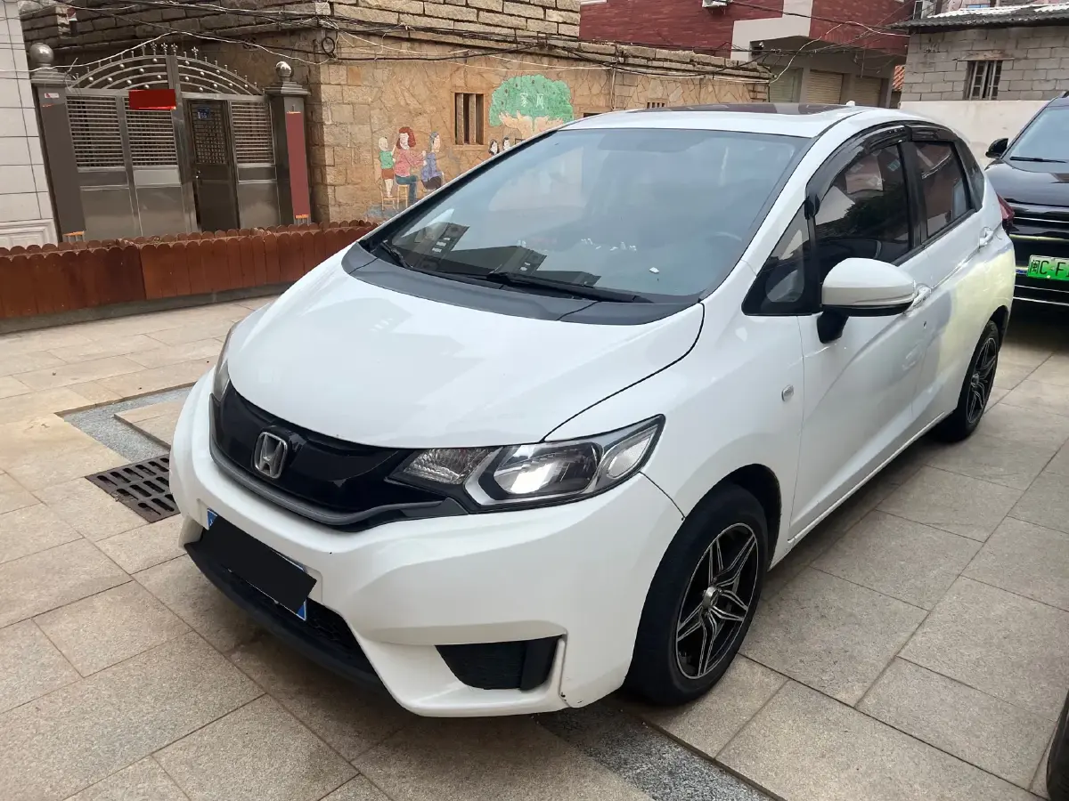 2016 Honda Fit 1.5L 131HP L4 CVT