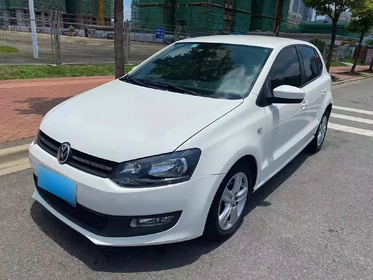 2011 Volkswagen Polo 1.4L 86HP L4 6AT