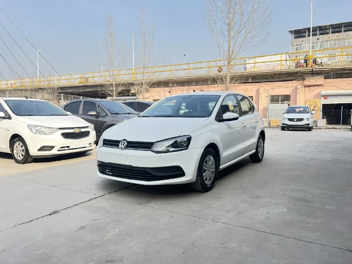 2016 Volkswagen Polo 1.4L 90HP L4 6AT