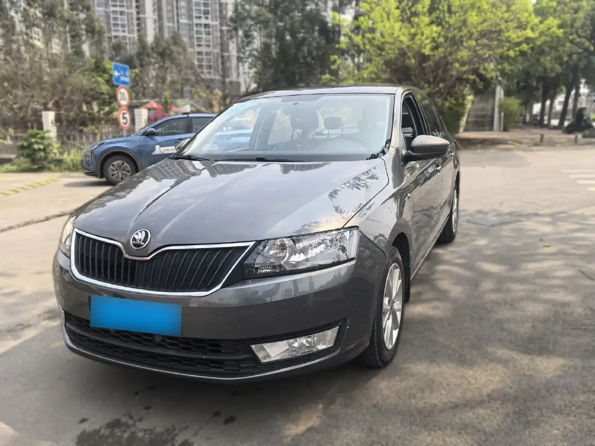 2015 Skoda Rapid 1.4L 90HP L4 5MT