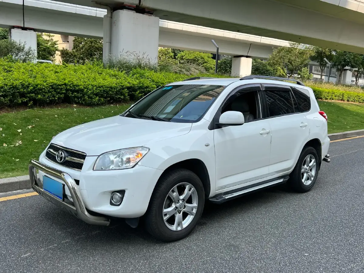 2010 Toyota RAV4 2.4L 170HP L4 5MT