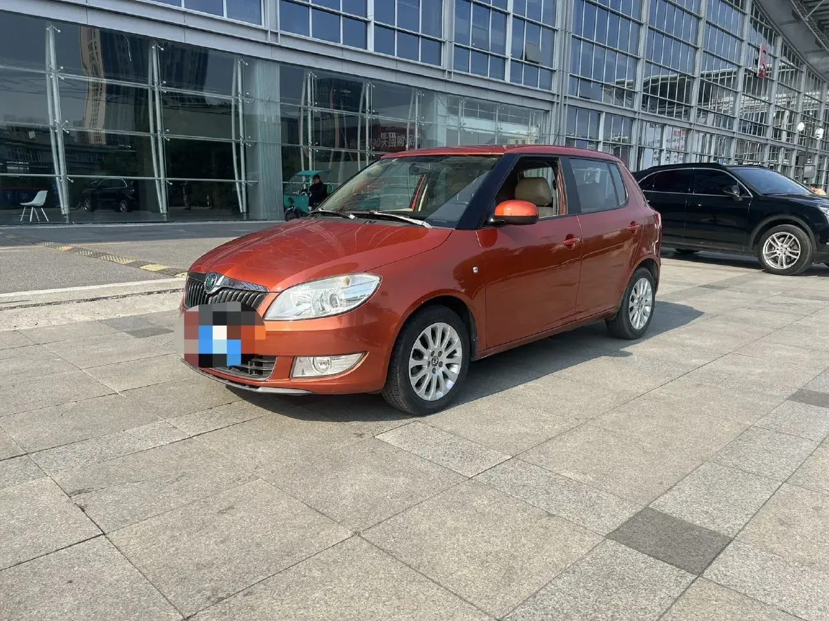 2012 Skoda Fabia 1.6L 105HP L4 6AT