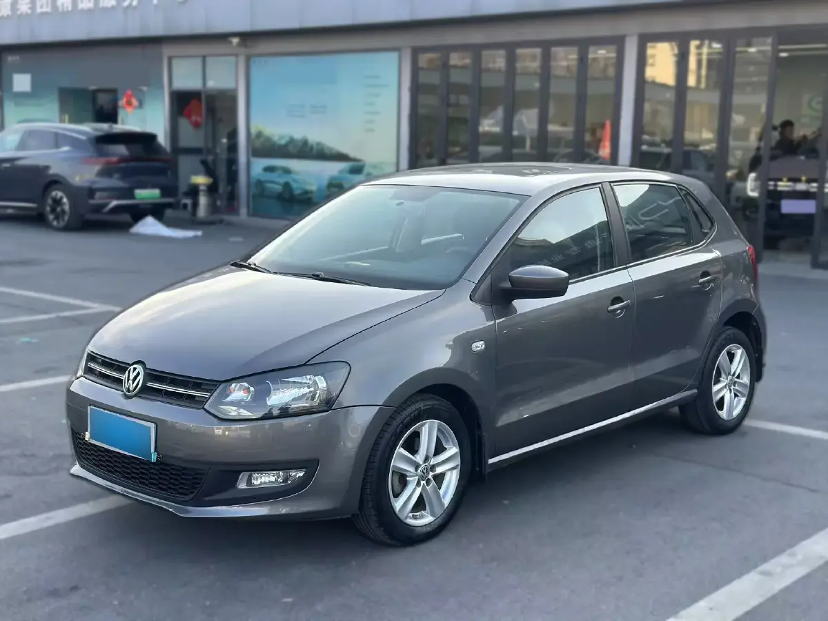 2011 Volkswagen Polo 1.4L 86HP L4 6AT