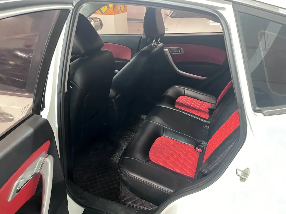 2013 Bestune X80 2.0L 147HP L4 6MT,autocango,china used car exporter,china ev exporter,chinese used car exporter,chinese used ev exporter