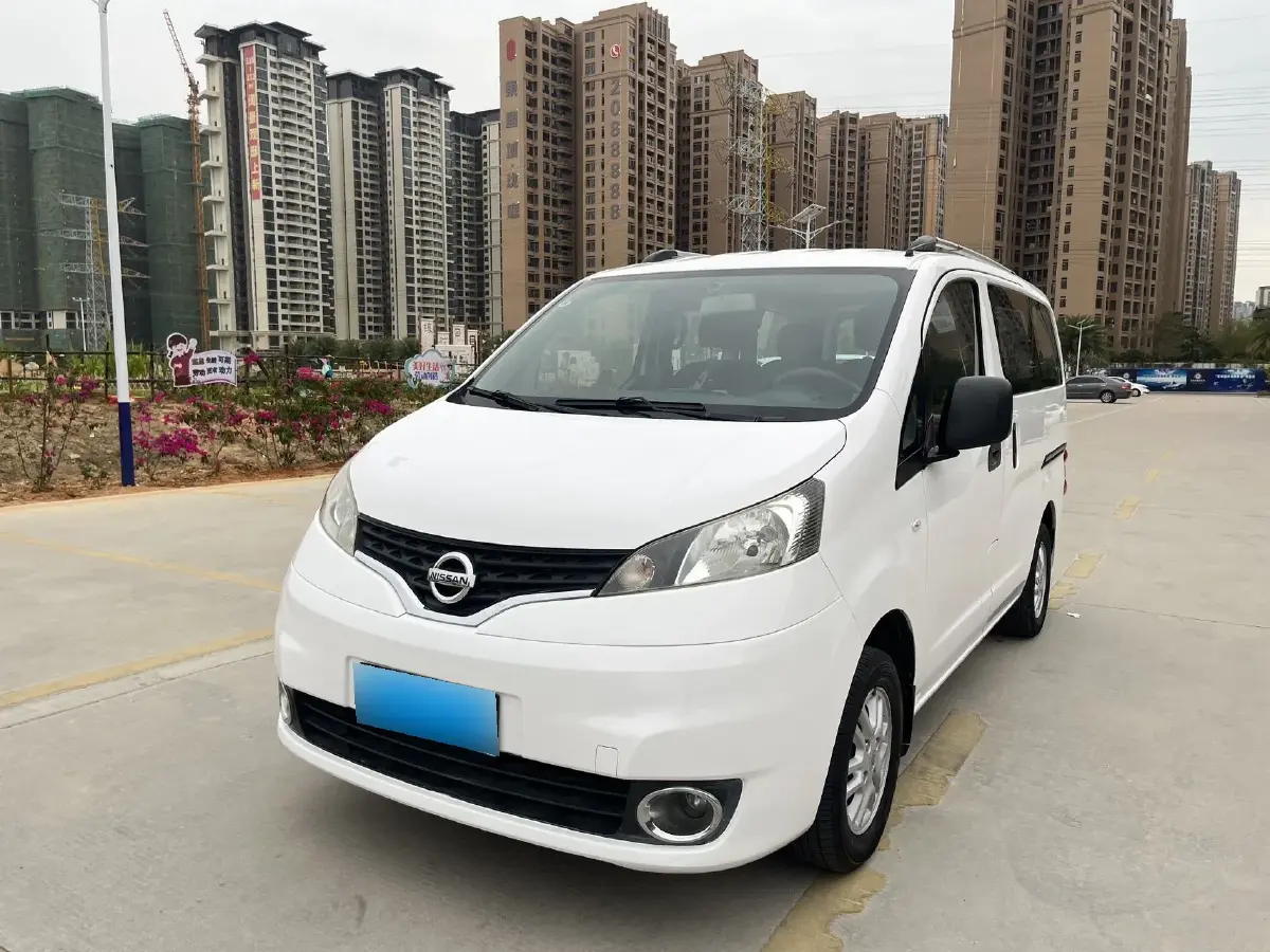 2011 Nissan NV200 1.6L 113HP L4 5MT