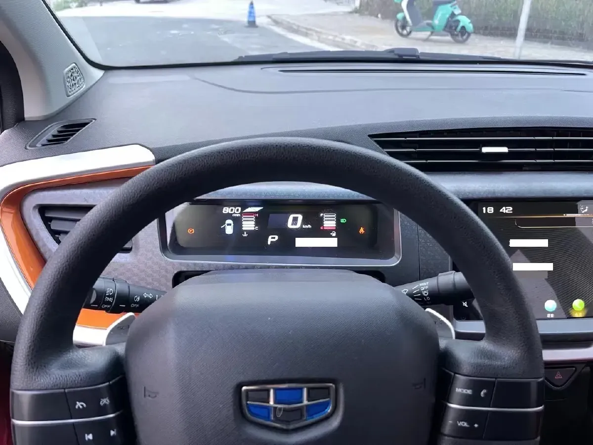 2017 Geely Vision X1 1.3L 88HP L4 4AT,autocango,china used car exporter,china ev exporter,chinese used car exporter,chinese used ev exporter