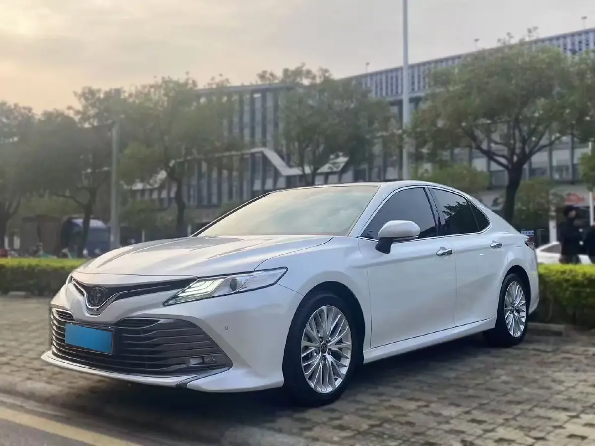 2018 Toyota Camry 2.5L 209HP L4 8AT