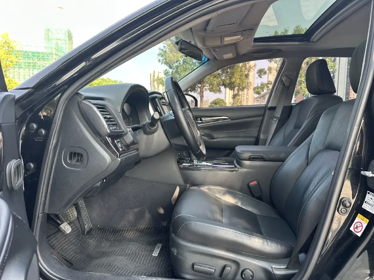 2015 Toyota Crown 2.5L 193HP V6 6AT,autocango,china used car exporter,china ev exporter,chinese used car exporter,chinese used ev exporter