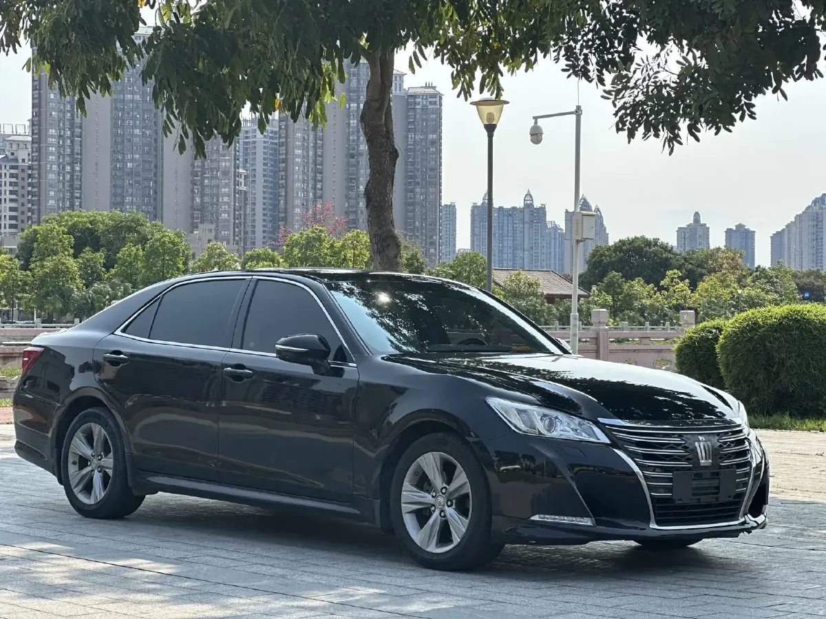 2015 Toyota Crown 2.5L 193HP V6 6AT,autocango,china used car exporter,china ev exporter,chinese used car exporter,chinese used ev exporter