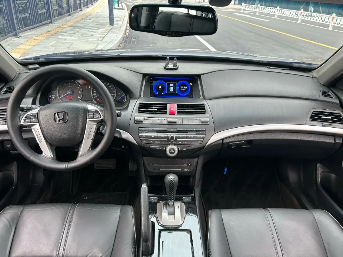 2012 Honda Crosstour 2.4L 197HP L4 5AT,autocango,china used car exporter,china ev exporter,chinese used car exporter,chinese used ev exporter