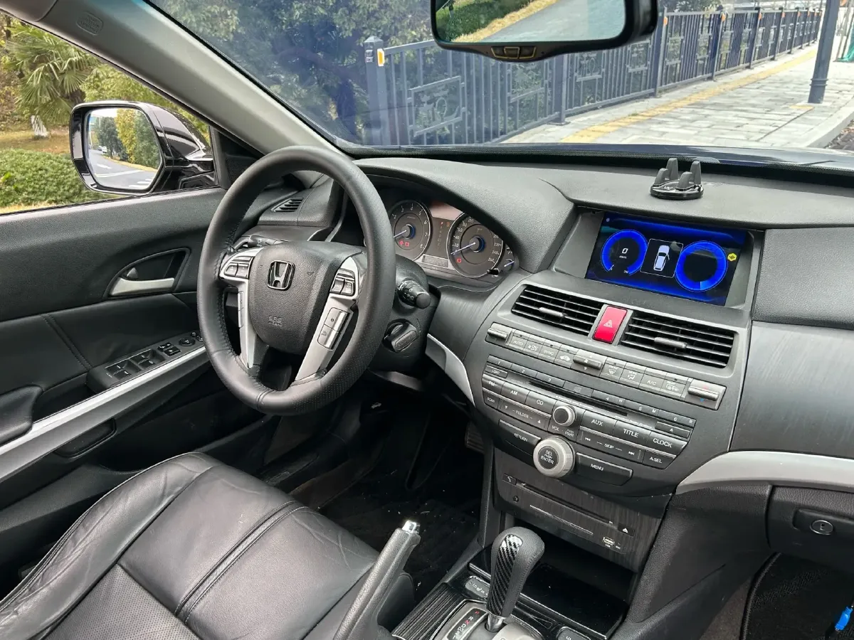 2012 Honda Crosstour 2.4L 197HP L4 5AT,autocango,china used car exporter,china ev exporter,chinese used car exporter,chinese used ev exporter