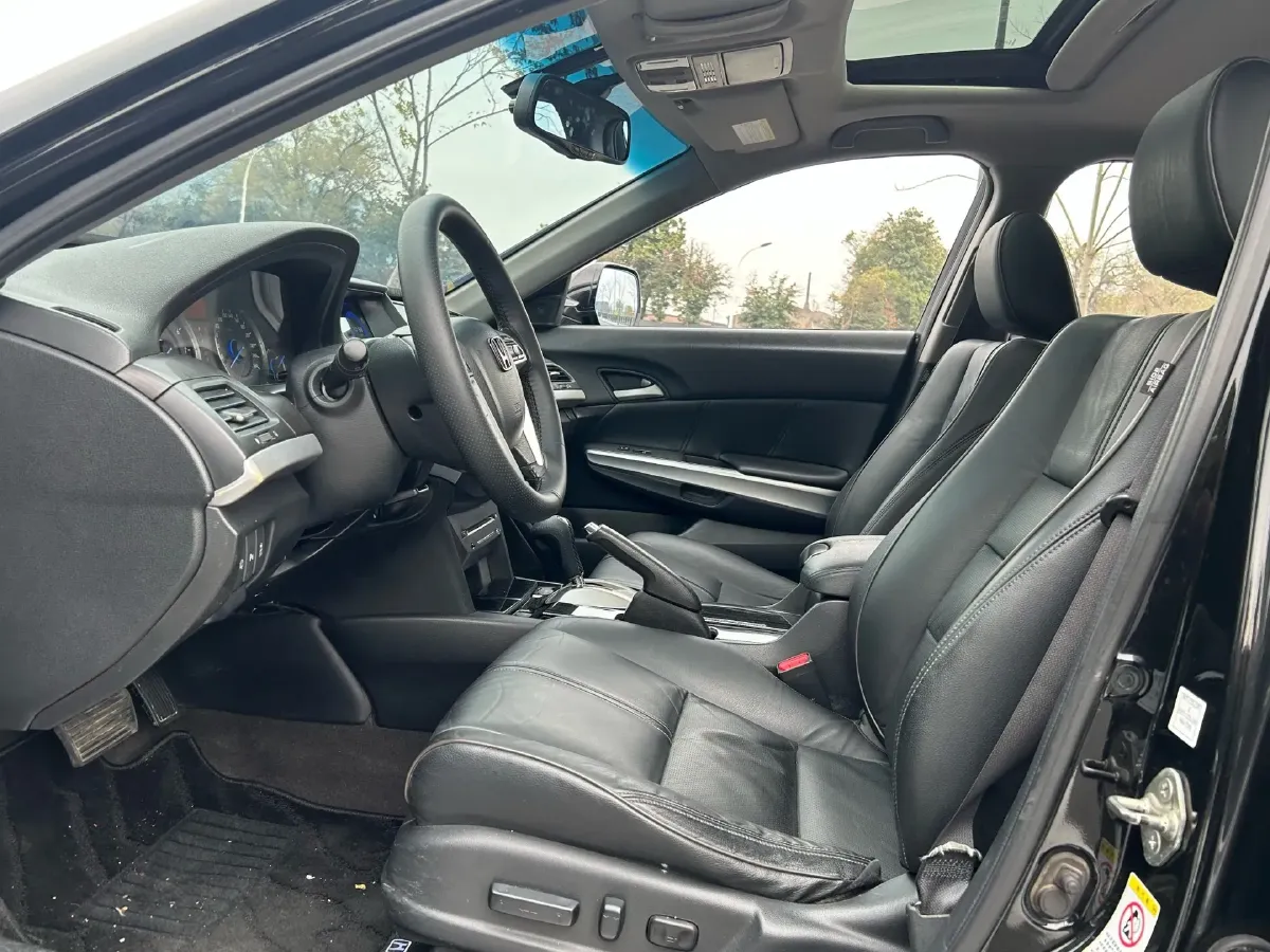 2012 Honda Crosstour 2.4L 197HP L4 5AT,autocango,china used car exporter,china ev exporter,chinese used car exporter,chinese used ev exporter