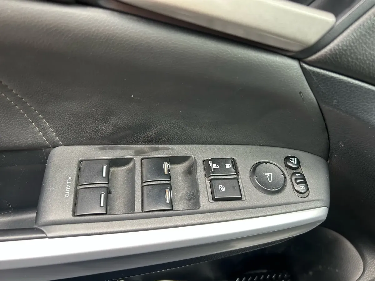 2012 Honda Crosstour 2.4L 197HP L4 5AT,autocango,china used car exporter,china ev exporter,chinese used car exporter,chinese used ev exporter