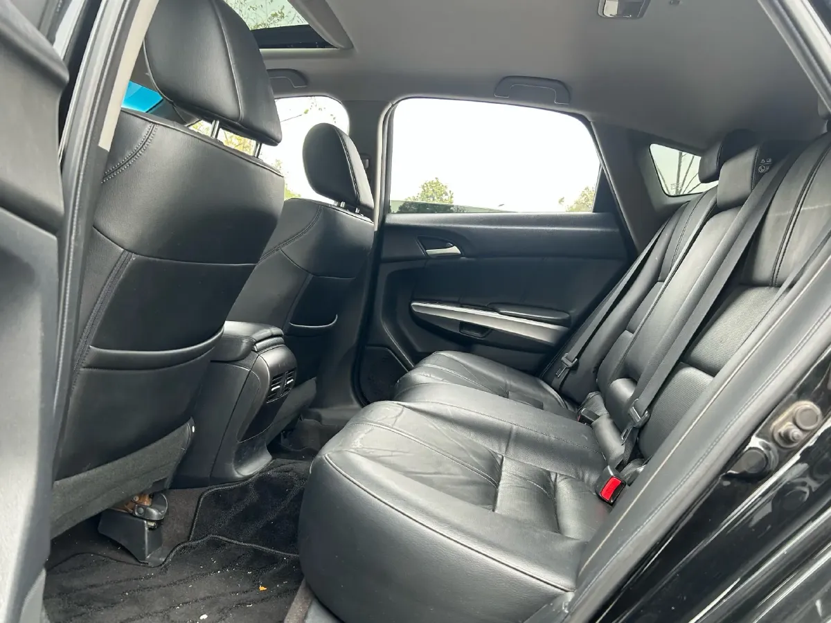 2012 Honda Crosstour 2.4L 197HP L4 5AT,autocango,china used car exporter,china ev exporter,chinese used car exporter,chinese used ev exporter