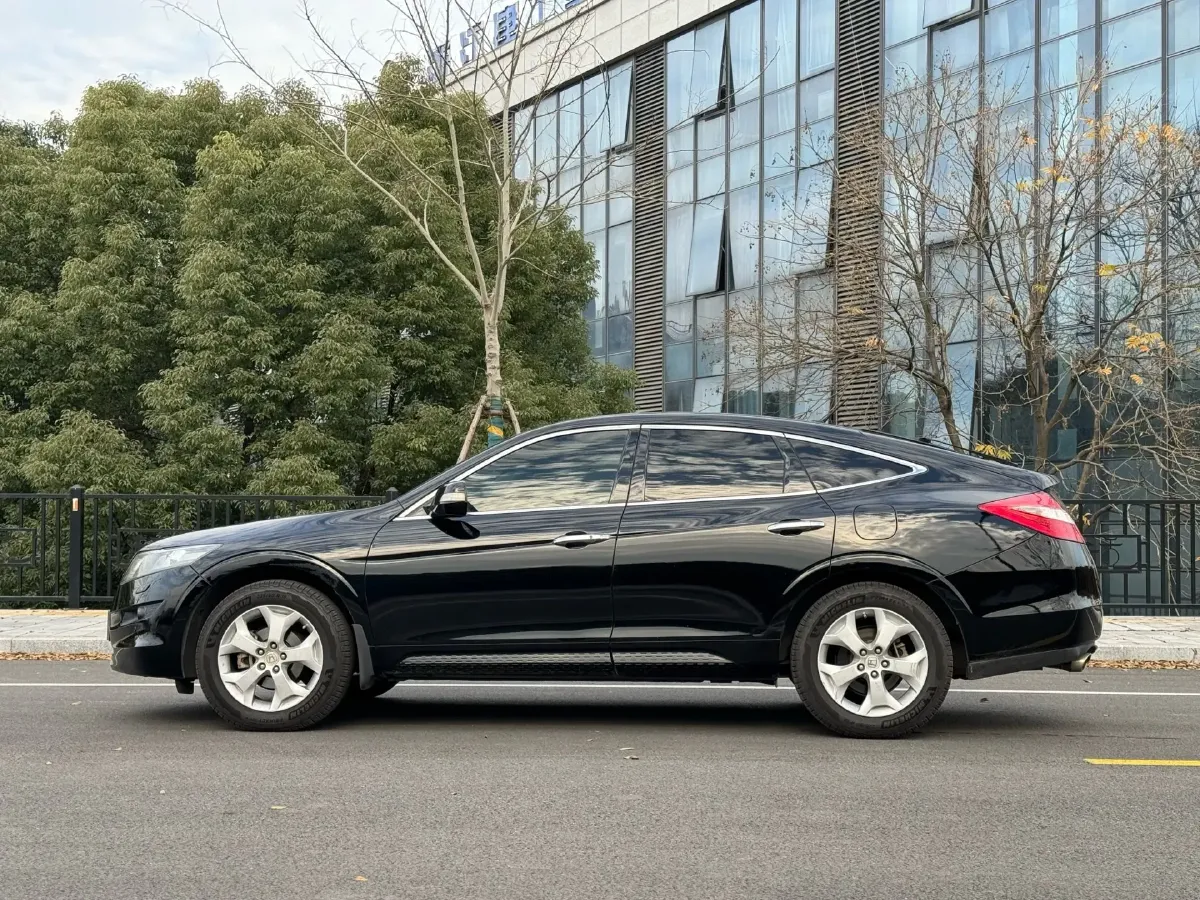 2012 Honda Crosstour 2.4L 197HP L4 5AT,autocango,china used car exporter,china ev exporter,chinese used car exporter,chinese used ev exporter