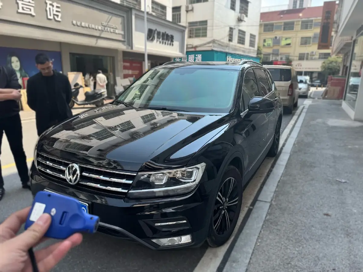 2021 Volkswagen Tiguan L 2.0T 186HP L4 7DCT