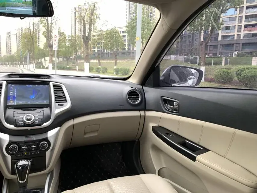 2014 ChangAn Eado 1.6L 125HP L4 5MT,autocango,china used car exporter,china ev exporter,chinese used car exporter,chinese used ev exporter