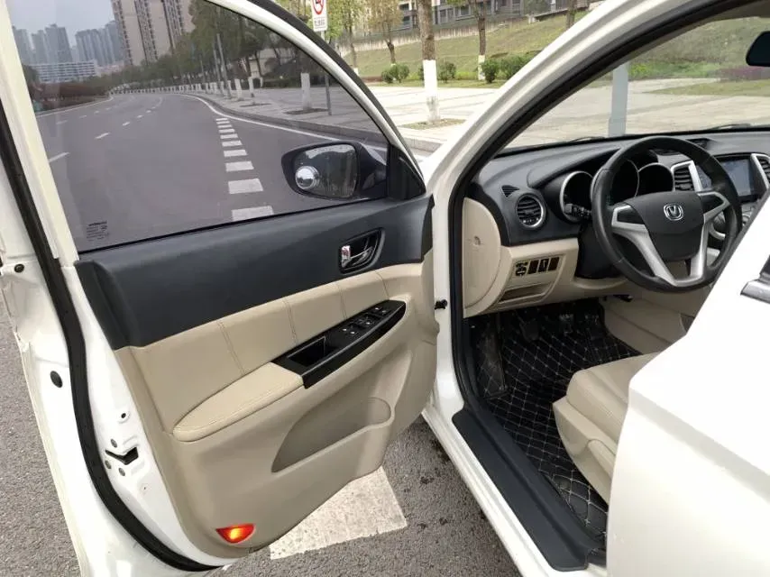 2014 ChangAn Eado 1.6L 125HP L4 5MT,autocango,china used car exporter,china ev exporter,chinese used car exporter,chinese used ev exporter