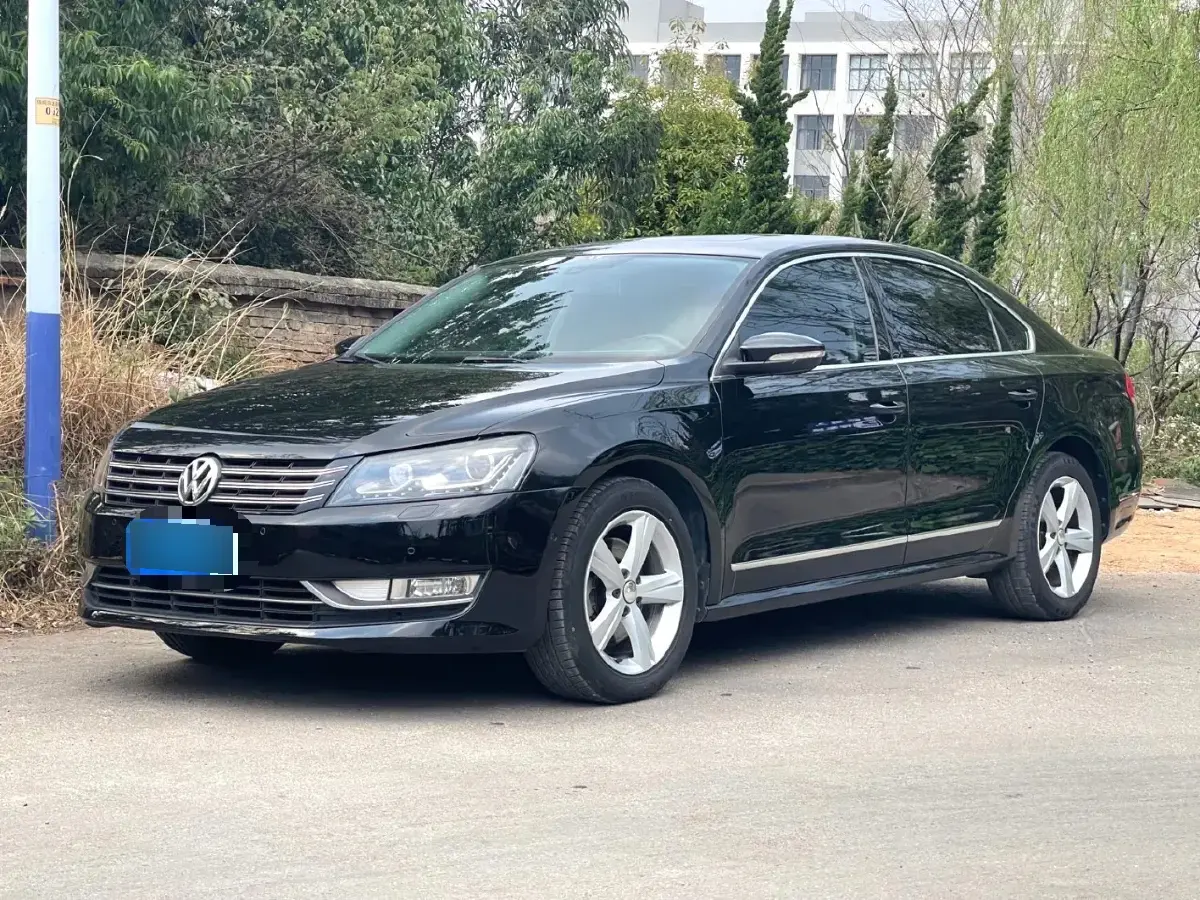 2011 Volkswagen Passat 1.8T 160HP L4 7DCT