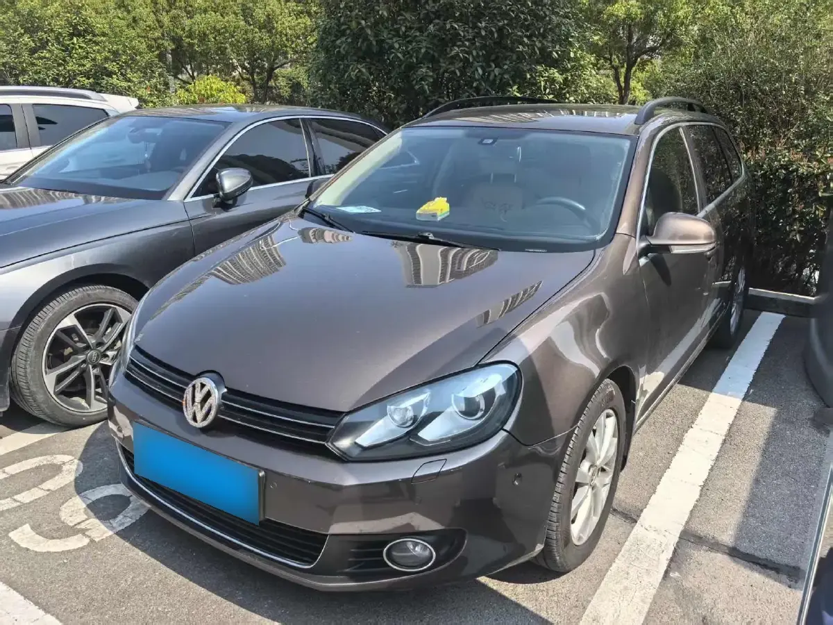 2011 Volkswagen Golf 1.4T 160HP L4 7DCT