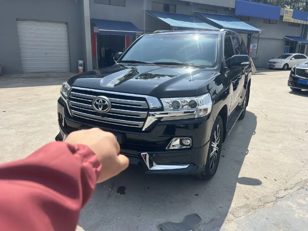 2015 Toyota Land Cruiser 4.6L 310HP V8 6AT