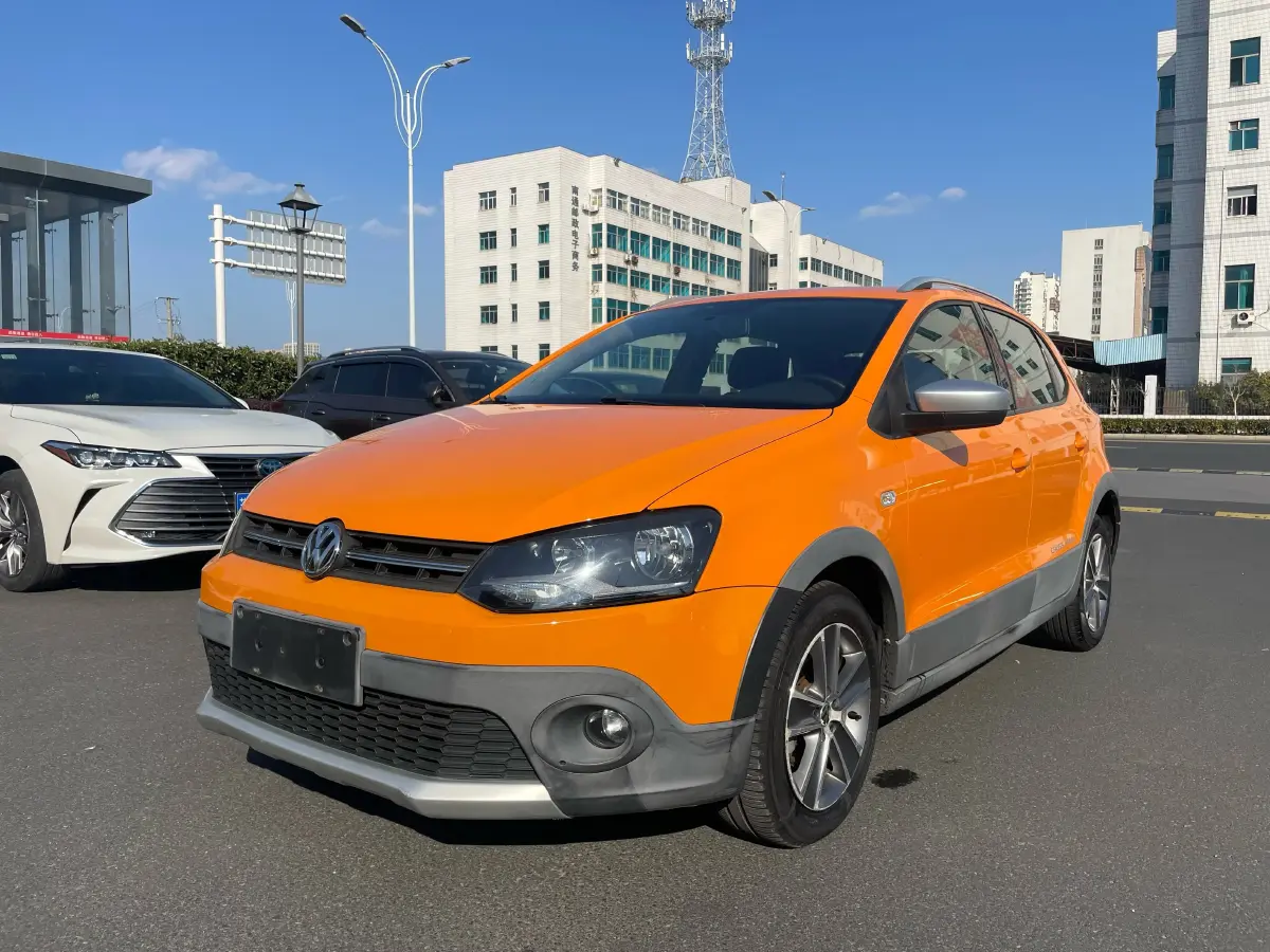 2012 Volkswagen Polo 1.6L 105HP L4 5MT