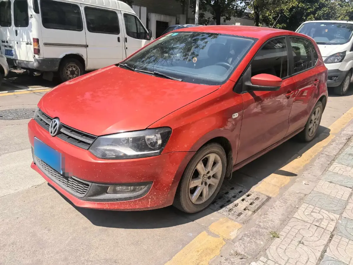 2011 Volkswagen Polo 1.4L 86HP L4 6AT