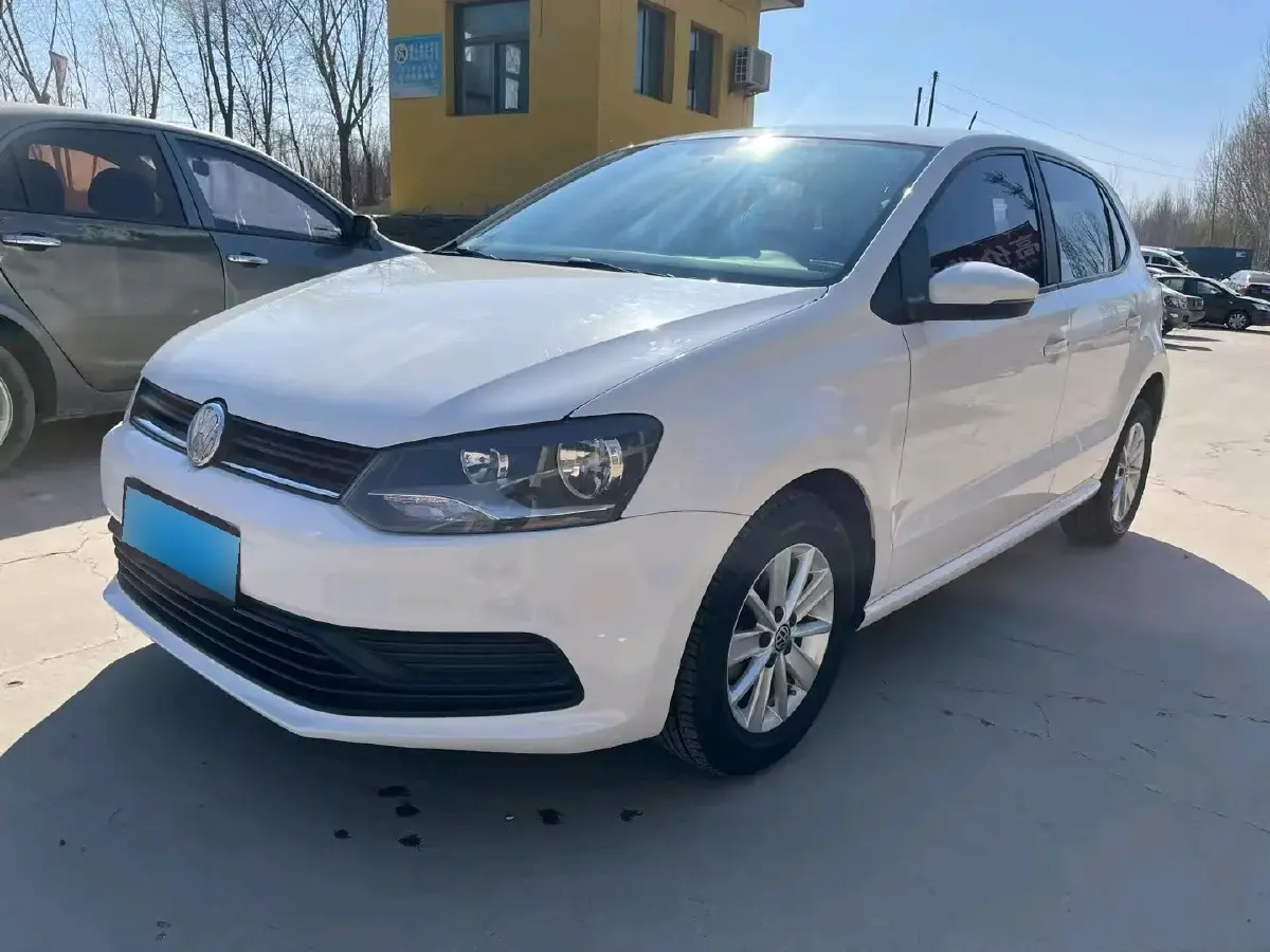 2016 Volkswagen Polo 1.4L 90HP L4 6AT