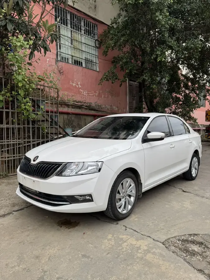 2018 Skoda Rapid 1.4L 90HP L4 5MT